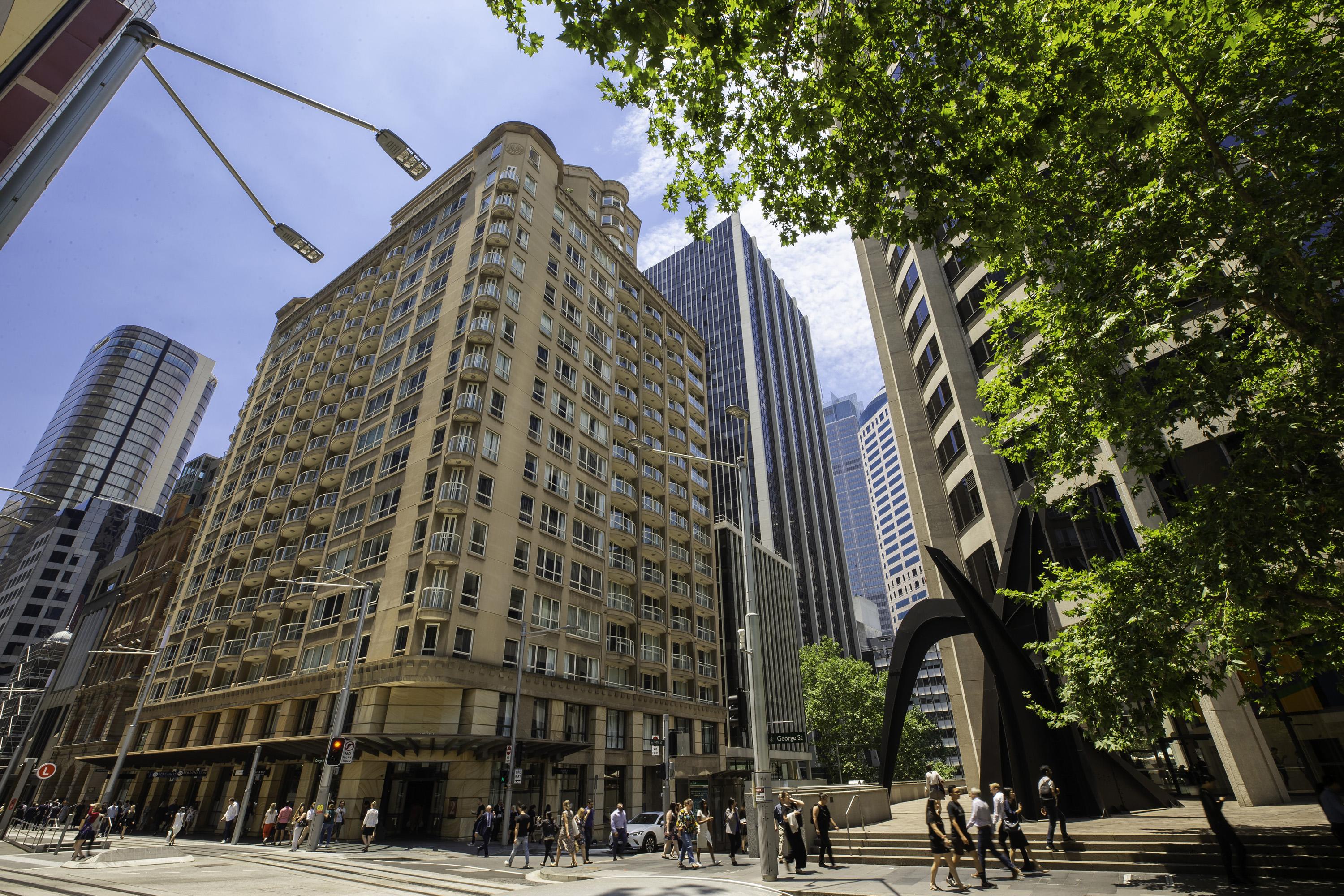 Mantra 2 Bond Street Aparthotel Sydney Exterior photo