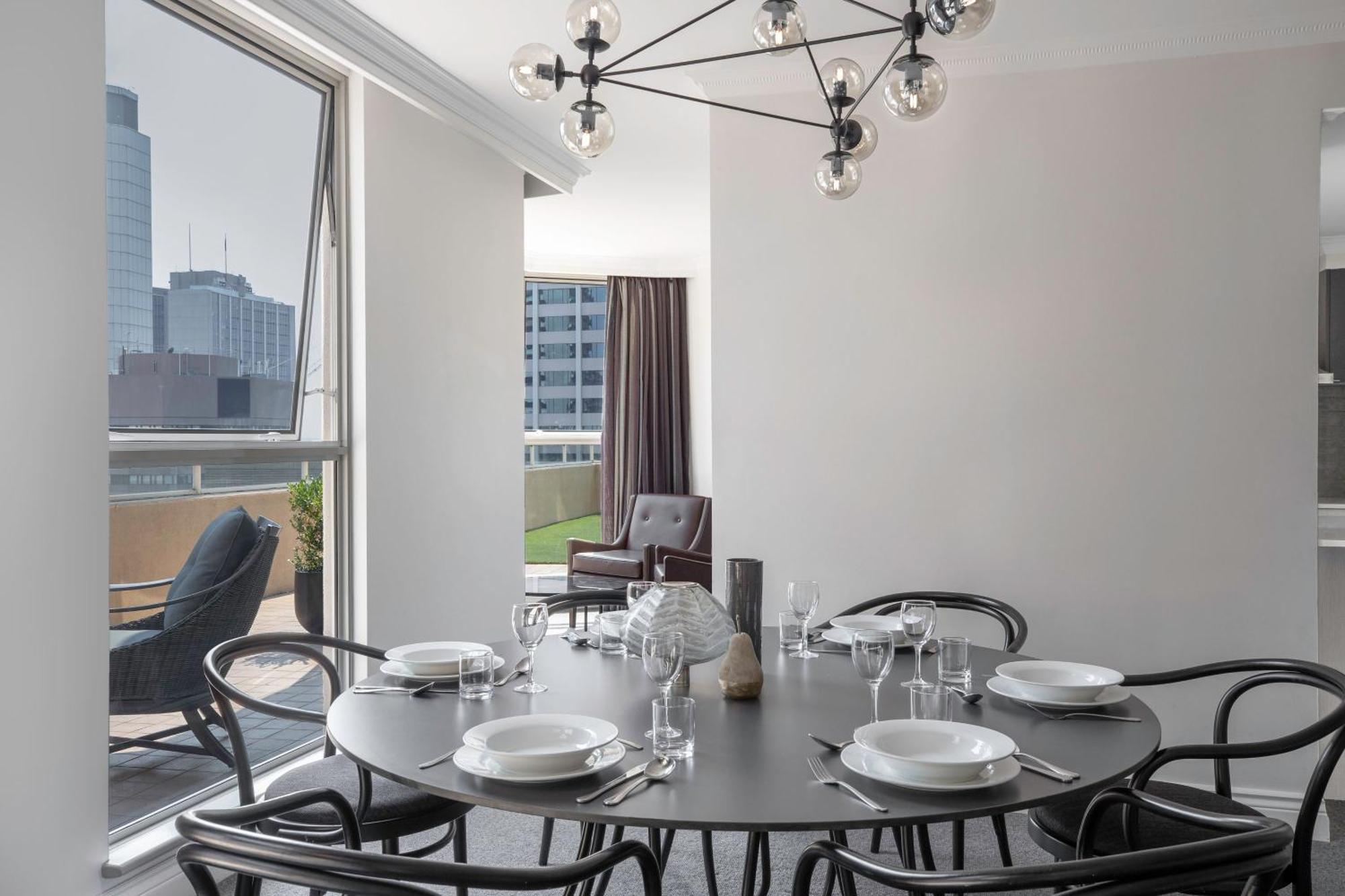 Mantra 2 Bond Street Aparthotel Sydney Exterior photo