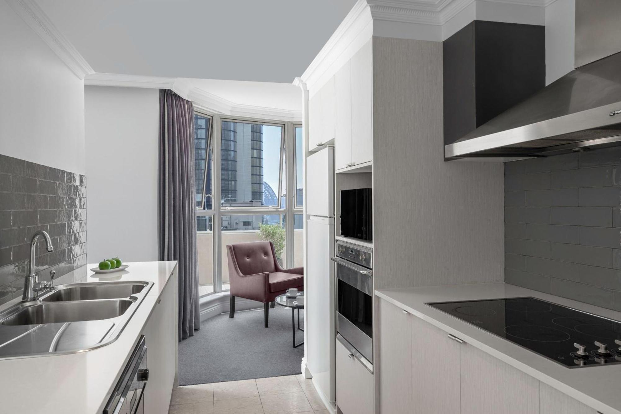 Mantra 2 Bond Street Aparthotel Sydney Exterior photo
